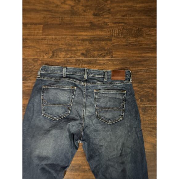 Hollister 36x32 Bootcut Dark Wash Cotton Denim Jeans - Picture 2 of 7